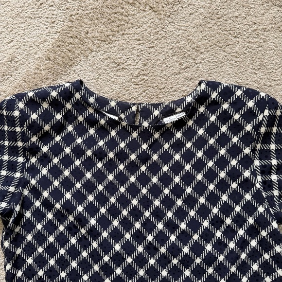 VTG ~ 1980s ~ Anne Klein II  ~ Navy and White Blouse ~ Cap Sleeves ~ Size L - Picture 3 of 5